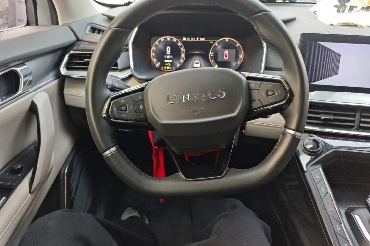 Used Lynk & Co 06 EM-P 2022 PHEV 84 km Range Pro Version Steering Wheel