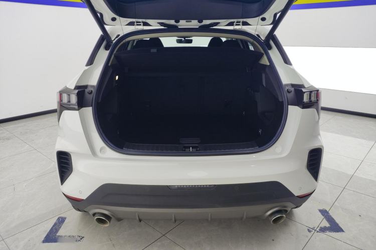 Used Lynk & Co 06 EM-P 2022 PHEV 84 km Range Pro Version Trunk