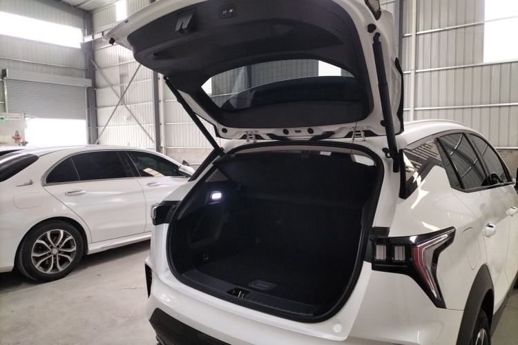 Used Lynk & Co 06 EM-P 2022 PHEV 84 km Range Pro Version Trunk
