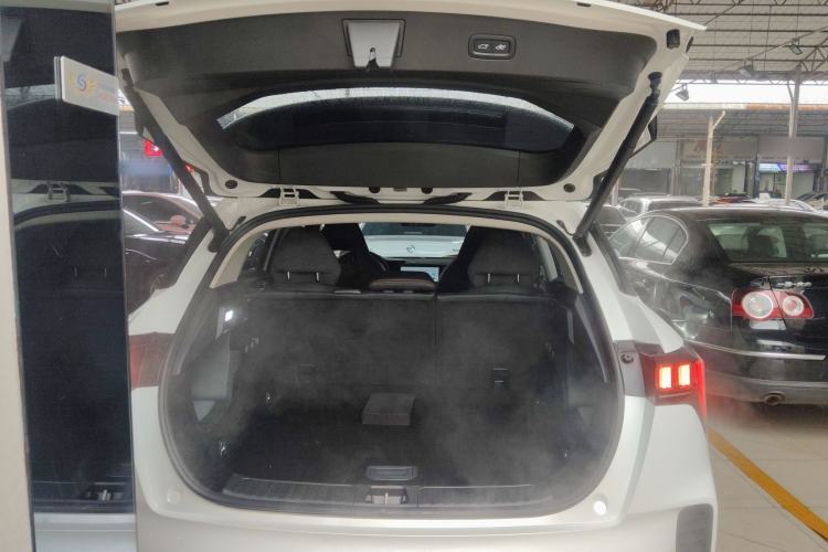 Used Lynk & Co 06 EM-P 2022 PHEV 84 km Range Pro Version Trunk