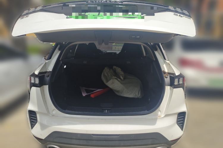 Used Lynk & Co 06 EM-P 2022 PHEV 84 km Range Pro Version Trunk