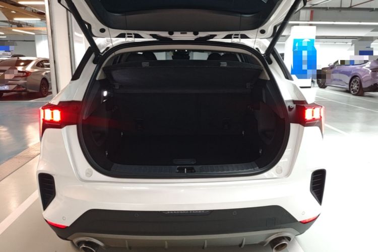 Used Lynk & Co 06 EM-P 2022 PHEV 84 km Range Pro Version Trunk