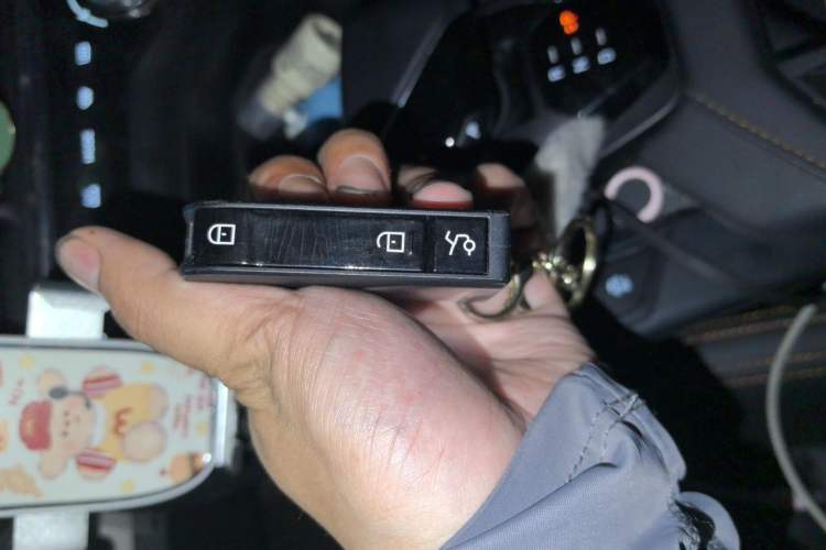 Used Lynk & Co 06 EM-P 2022 PHEV 84 km Range Pro Version Vehicle Key