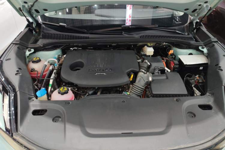 Used Lynk & Co 06 EM-P 2023 EM-P 126 Long-Range Halo Engine Bay