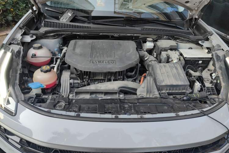 Used Lynk & Co 06 EM-P 2023 1.5T Remix PHEV Pro Engine Bay