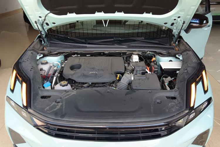 Used Lynk & Co 06 EM-P 2023 EM-P 126 Long-Range Halo Engine Bay