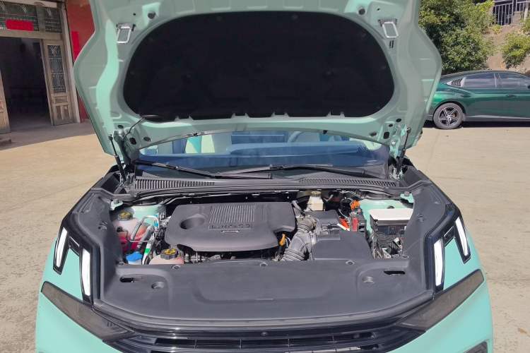 Used Lynk & Co 06 EM-P 2023 EM-P 126 Long-Range Halo Engine Bay