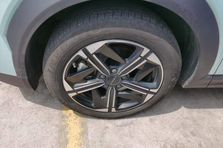 Used Lynk & Co 06 EM-P 2023 EM-P 126 Long-Range Halo Exterior 4