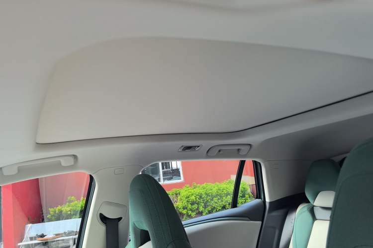 Used Lynk & Co 06 EM-P 2023 EM-P 126 Long-Range Halo Headliner