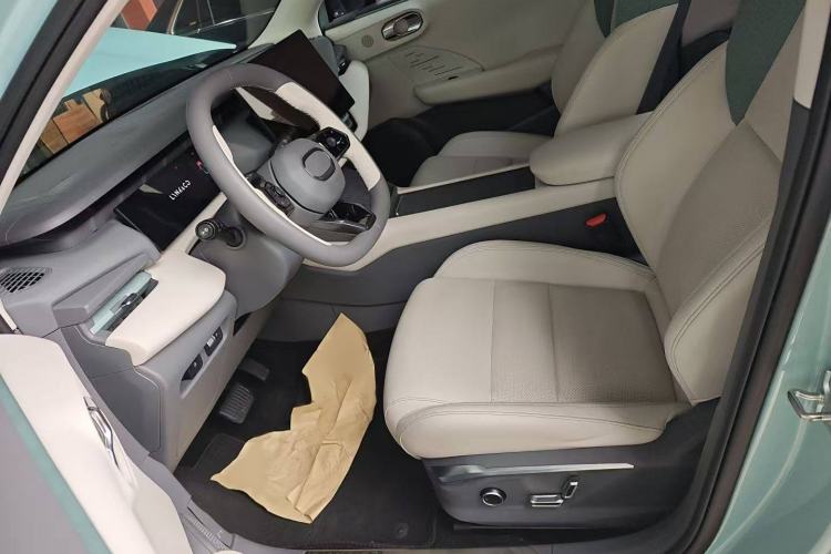 Used Lynk & Co 06 EM-P 2023 EM-P 126 Long-Range Halo Interior 7