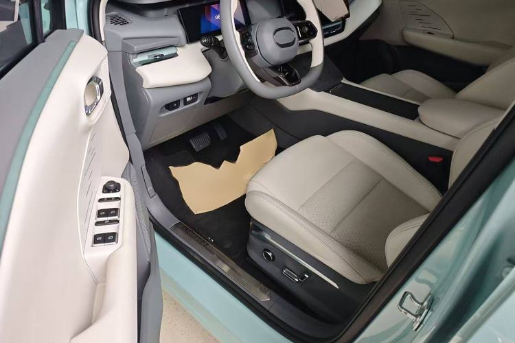 Used Lynk & Co 06 EM-P 2023 EM-P 126 Long-Range Halo Interior 9