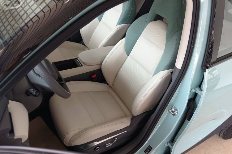 Used Lynk & Co 06 EM-P 2023 EM-P 126 Long-Range Halo Left Front Seat