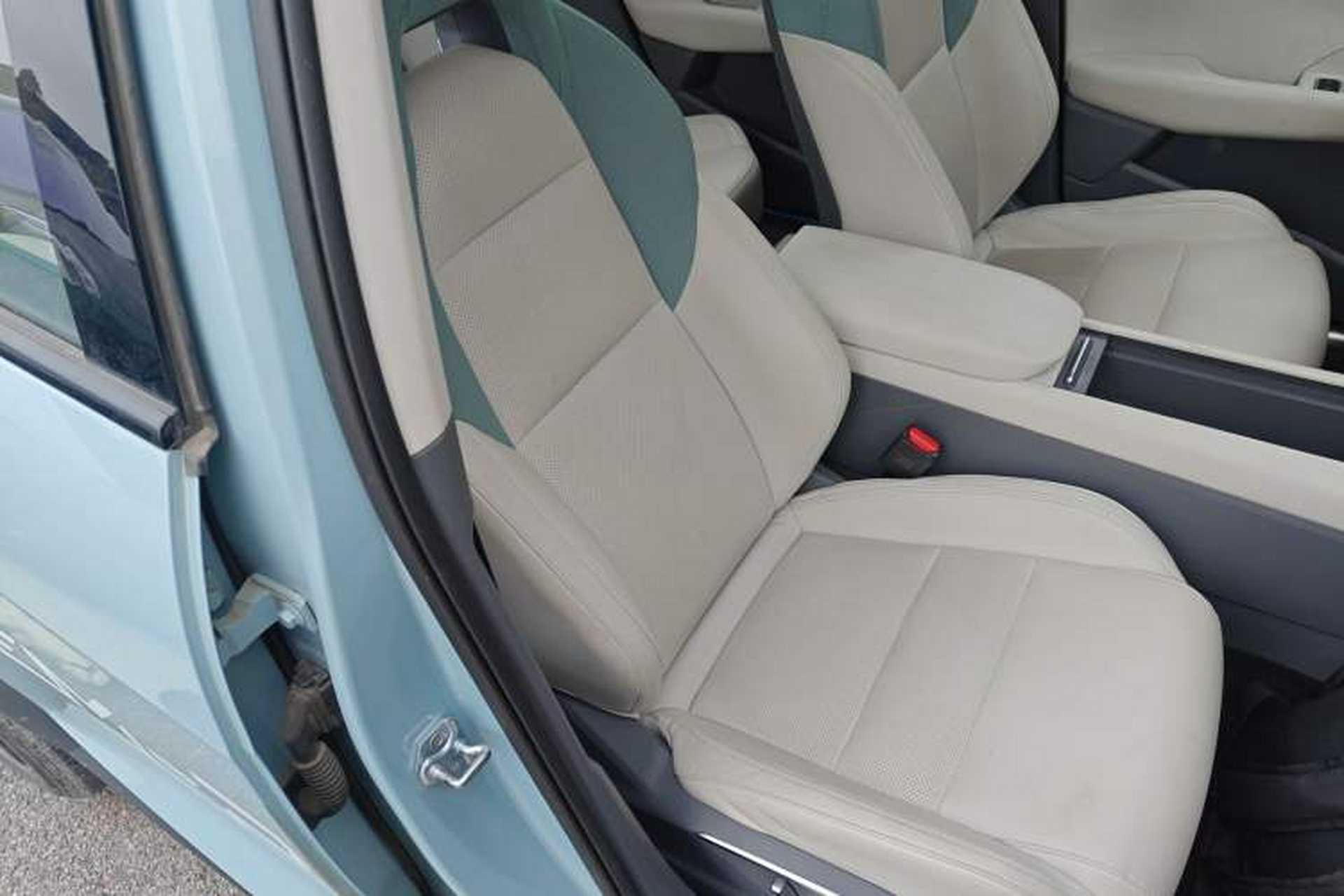 Used Lynk & Co 06 EM-P 2023 EM-P 126 Long-Range Halo Right Front Seat