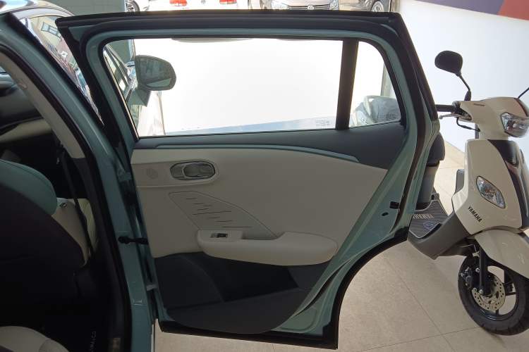 Used Lynk & Co 06 EM-P 2023 EM-P 126 Long-Range Halo Right Rear Door Interior
