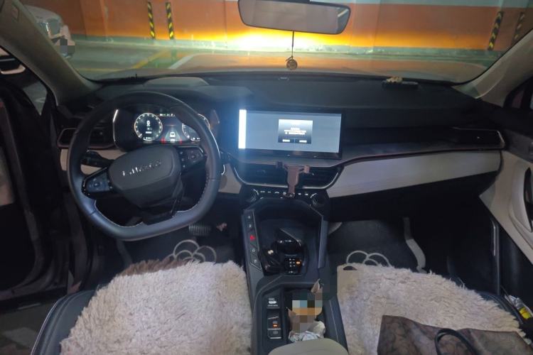 Used Lynk & Co 06 EM-P 2023 1.5T Remix PHEV Shero Center Console