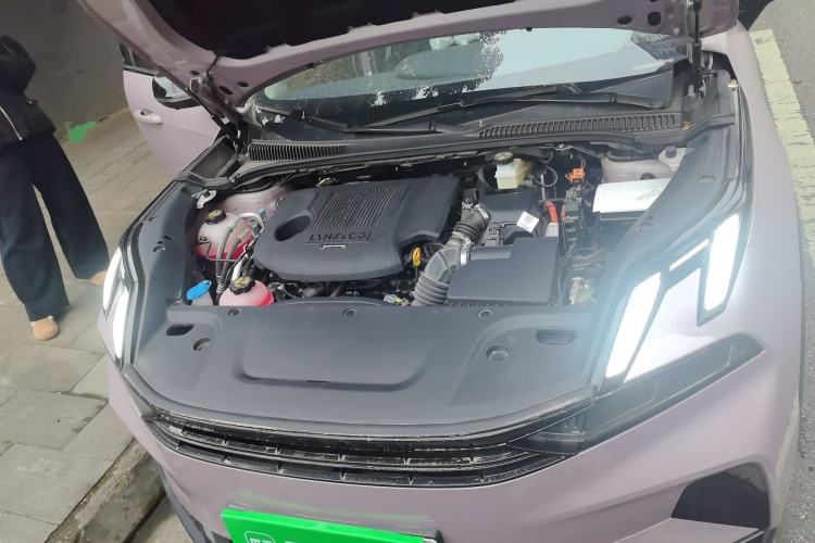 Used Lynk & Co 06 EM-P 2023 EM-P 126 Long-Range Halo Engine Bay