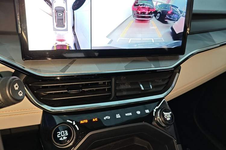 Used Lynk & Co 06 EM-P 2023 1.5T Remix PHEV Pro Audio And AC Panel