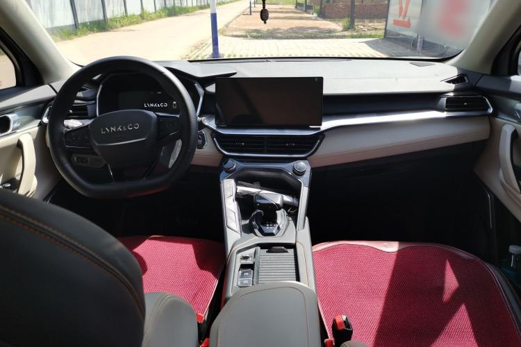 Used Lynk & Co 06 EM-P 2023 1.5T Remix PHEV Pro Center Console