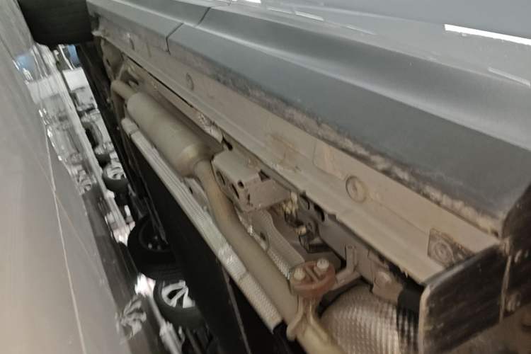 Used Lynk & Co 06 EM-P 2023 EM-P 56 Standard Range Pro Chassis Rear Left