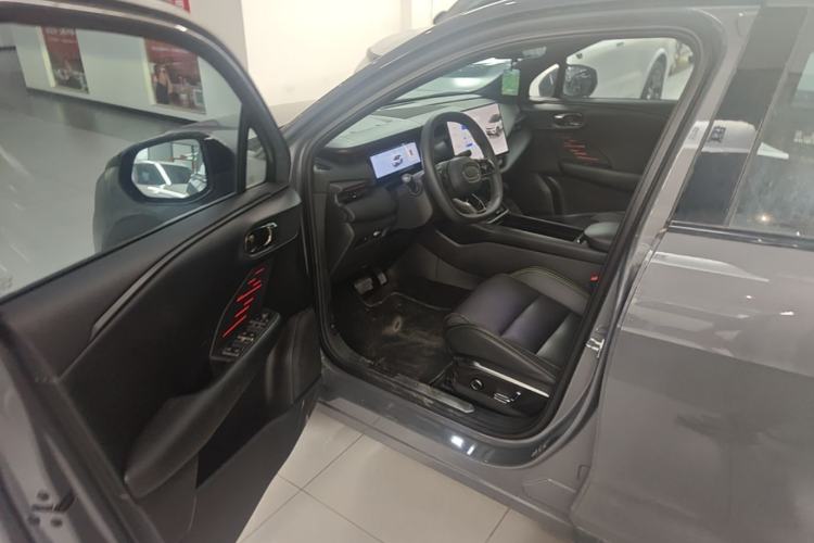 Used Lynk & Co 06 EM-P 2023 EM-P 126 Long-Range Halo Driver Seat