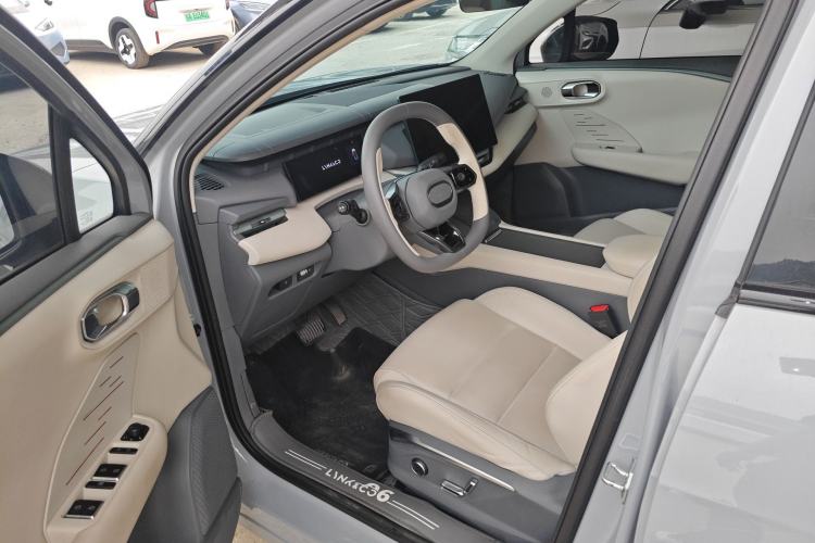 Used Lynk & Co 06 EM-P 2023 EM-P 126 Long-Range Halo Driver Seat