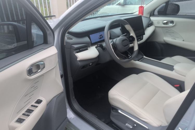 Used Lynk & Co 06 EM-P 2023 EM-P 126 Long-Range Pro Driver Seat