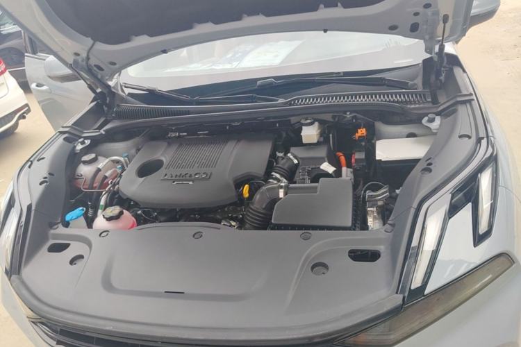 Used Lynk & Co 06 EM-P 2023 EM-P 126 Long-Range Pro Engine Bay