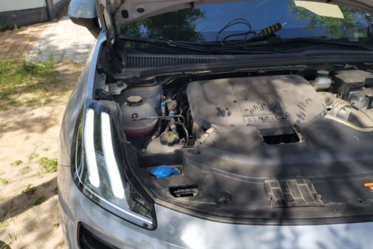 Used Lynk & Co 06 EM-P 2023 1.5T Remix PHEV Pro Engine Bay Right