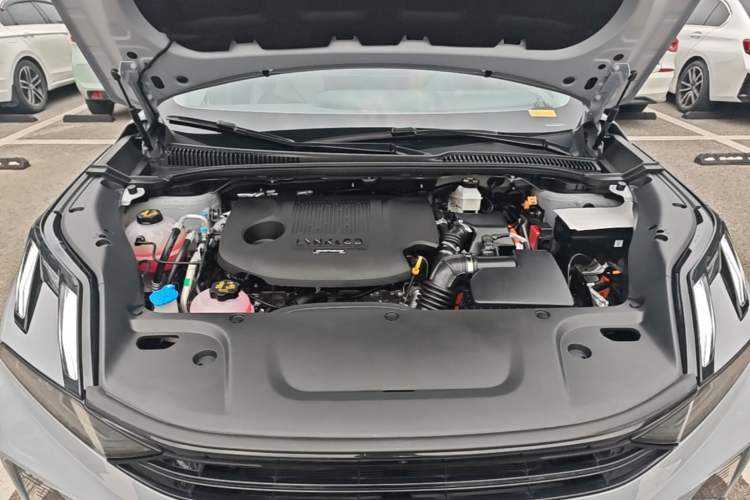 Used Lynk & Co 06 EM-P 2023 EM-P 126 Long-Range Halo Engine Bay