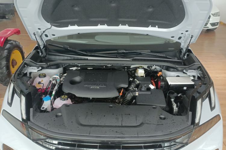Used Lynk & Co 06 EM-P 2023 EM-P 56 Standard Range Pro Engine Bay