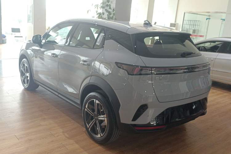Used Lynk & Co 06 EM-P 2023 EM-P 56 Standard Range Pro Exterior 2