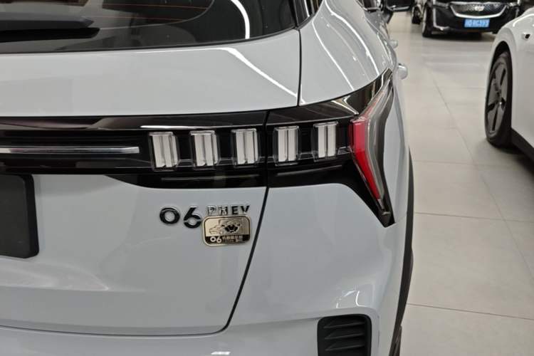 Used Lynk & Co 06 EM-P 2023 1.5T Remix PHEV Pro Exterior 3