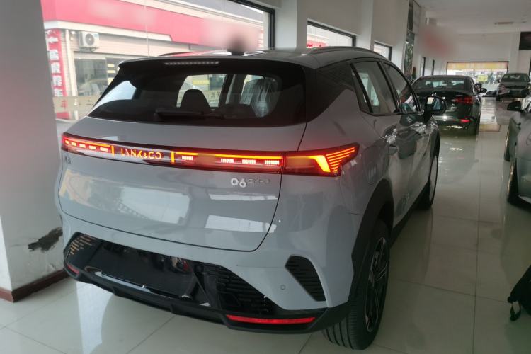 Used Lynk & Co 06 EM-P 2023 EM-P 56 Standard Range Pro Exterior 5