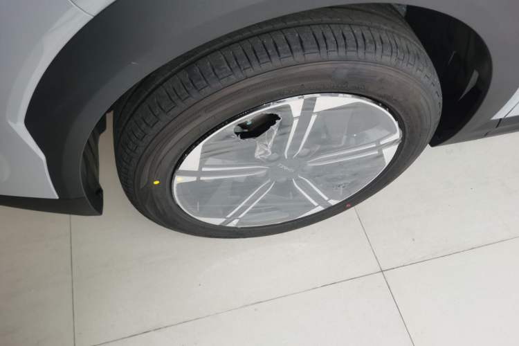 Used Lynk & Co 06 EM-P 2023 EM-P 56 Standard Range Pro Exterior 7