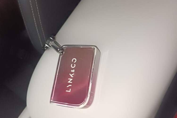 Used Lynk & Co 06 EM-P 2023 EM-P 56 Standard Range Pro Interior 1