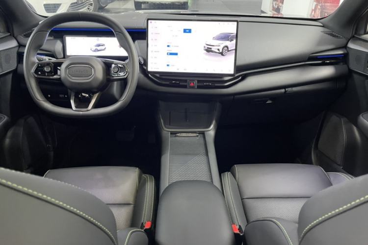 Used Lynk & Co 06 EM-P 2023 EM-P 126 Long-Range Halo Interior 11