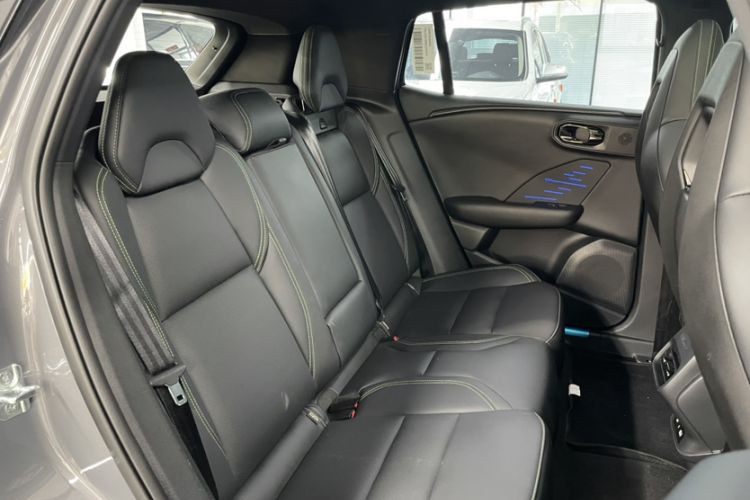 Used Lynk & Co 06 EM-P 2023 EM-P 126 Long-Range Halo Interior 7