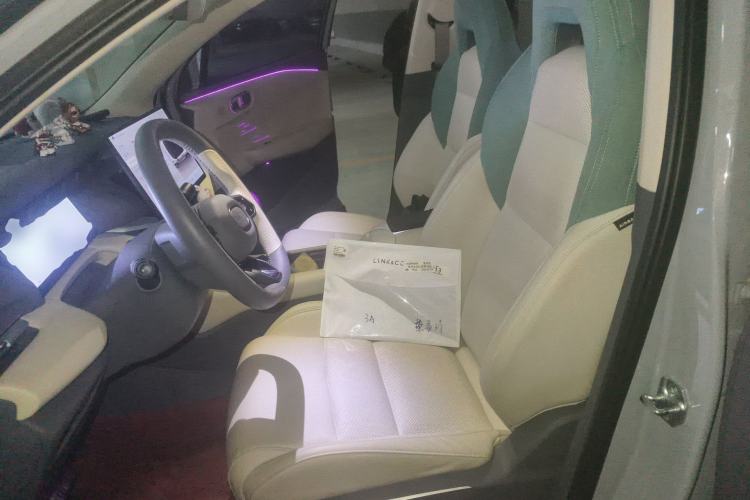 Used Lynk & Co 06 EM-P 2023 EM-P 126 Long-Range Pro Left Front Seat