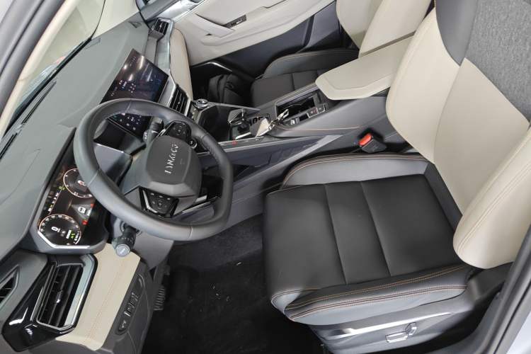 Used Lynk & Co 06 EM-P 2023 1.5T Remix PHEV Pro Left Front Seat