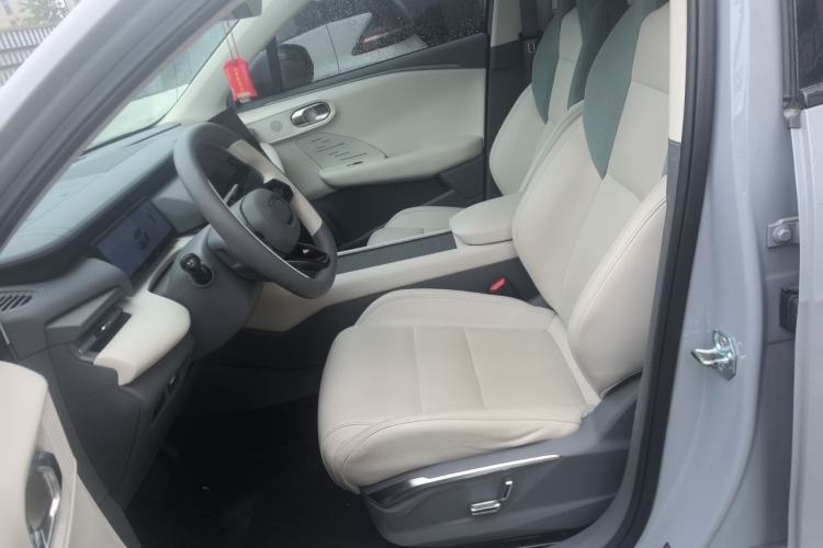 Used Lynk & Co 06 EM-P 2023 EM-P 126 Long-Range Pro Left Front Seat
