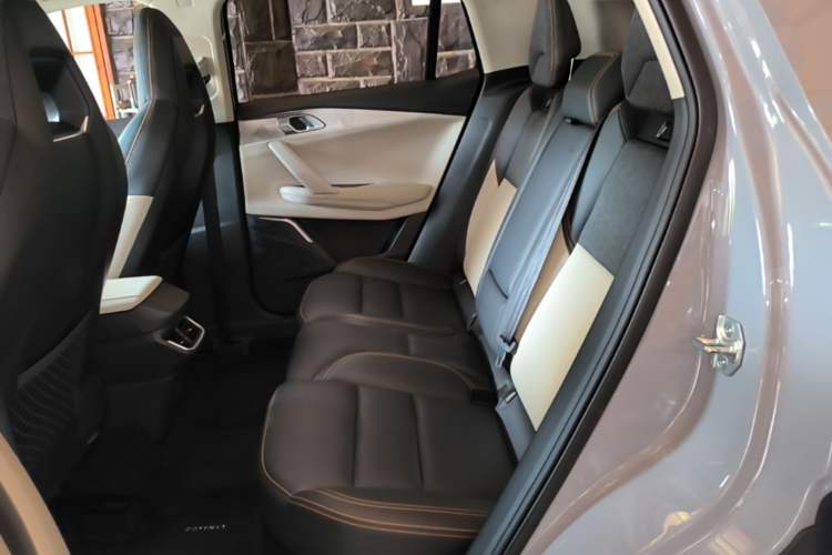 Used Lynk & Co 06 EM-P 2023 1.5T Remix PHEV Pro Left Rear Seat