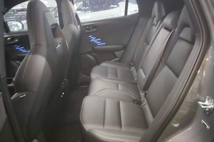 Used Lynk & Co 06 EM-P 2023 EM-P 126 Long-Range Halo Left Rear Seat