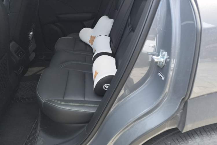 Used Lynk & Co 06 EM-P 2023 EM-P 126 Long-Range Halo Left Rear Seat