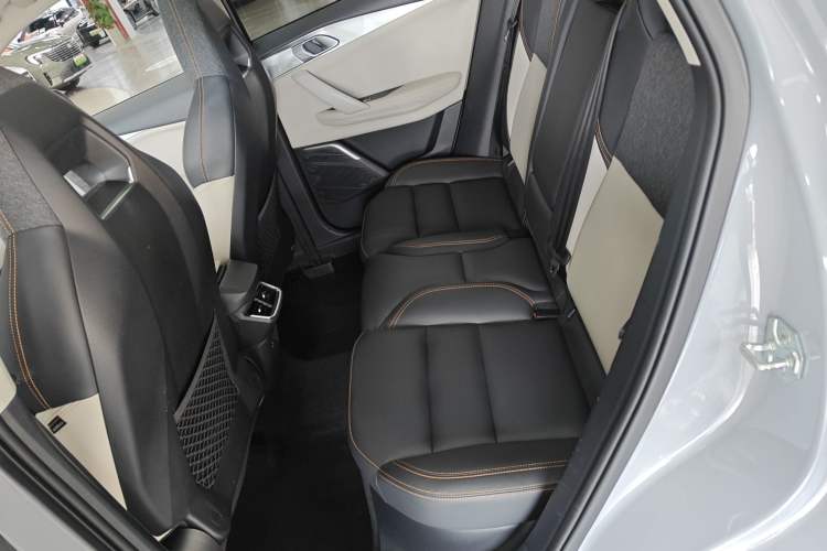 Used Lynk & Co 06 EM-P 2023 1.5T Remix PHEV Pro Left Rear Seat
