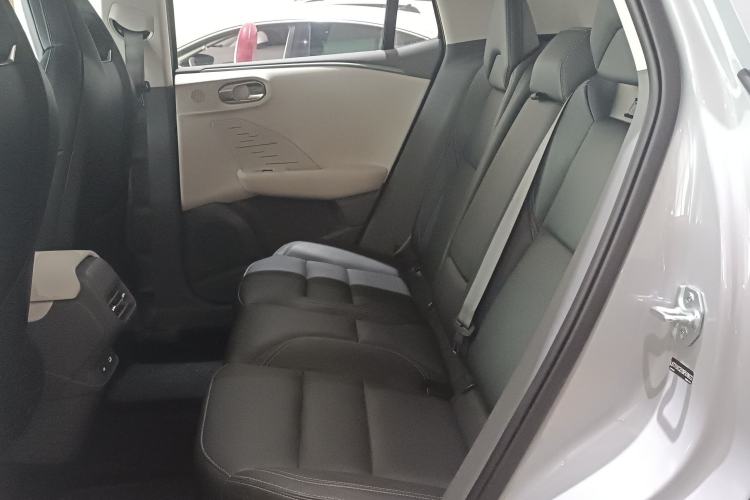 Used Lynk & Co 06 EM-P 2023 EM-P 56 Standard Range Pro Left Rear Seat