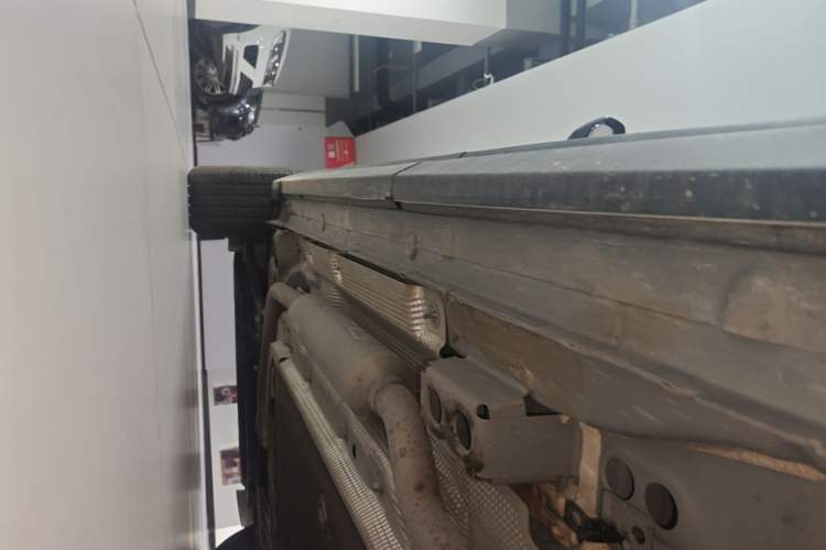 Used Lynk & Co 06 EM-P 2023 EM-P 126 Long-Range Halo Left Side Sill