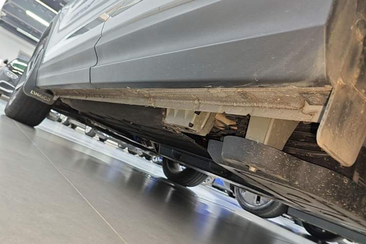 Used Lynk & Co 06 EM-P 2023 1.5T Remix PHEV Pro Left Side Sill