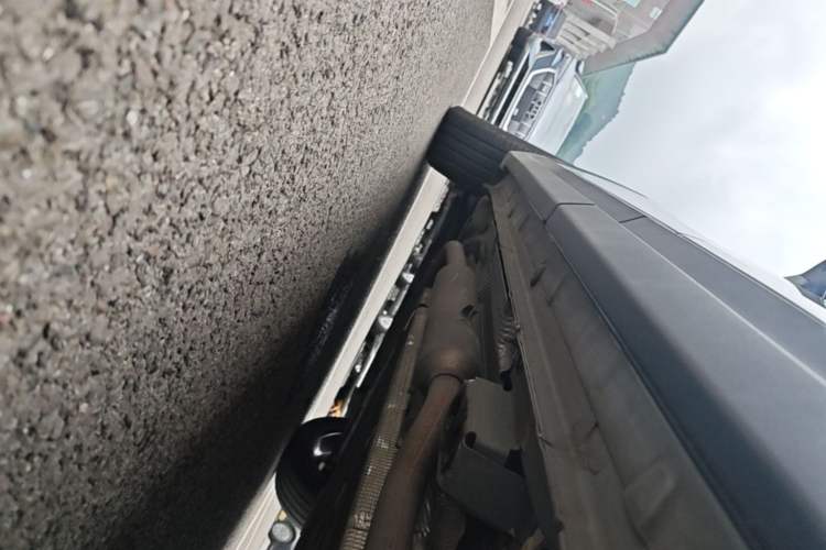 Used Lynk & Co 06 EM-P 2023 EM-P 126 Long-Range Halo Left Side Sill