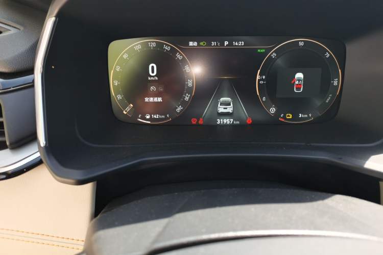 Used Lynk & Co 06 EM-P 2023 1.5T Remix PHEV Pro Odometer Close Up