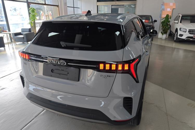 Used Lynk & Co 06 EM-P 2023 1.5T Remix PHEV Pro Rear Right 45 Deg